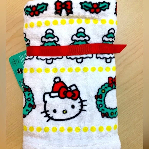 🎄HelloKitty Christmas Hand Towel 4PC Bundle Gingerbread Wreath Holiday 2024 NEW - Picture 3 of 10
